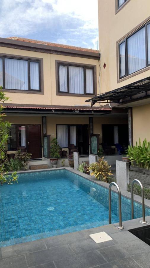 Taxa Uma Guest House クタ エクステリア 写真
